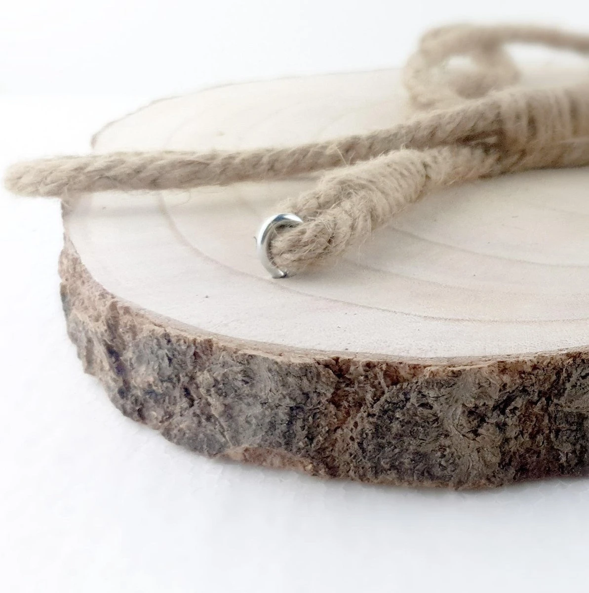 Merkloos Plantenhanger Boomstam Schijf | 30-35cm | Handgemaakt | Planten-houder / Hang-plant | Planten Accessoires | Decoratie Houten Hang Plank | - Afbeelding 7