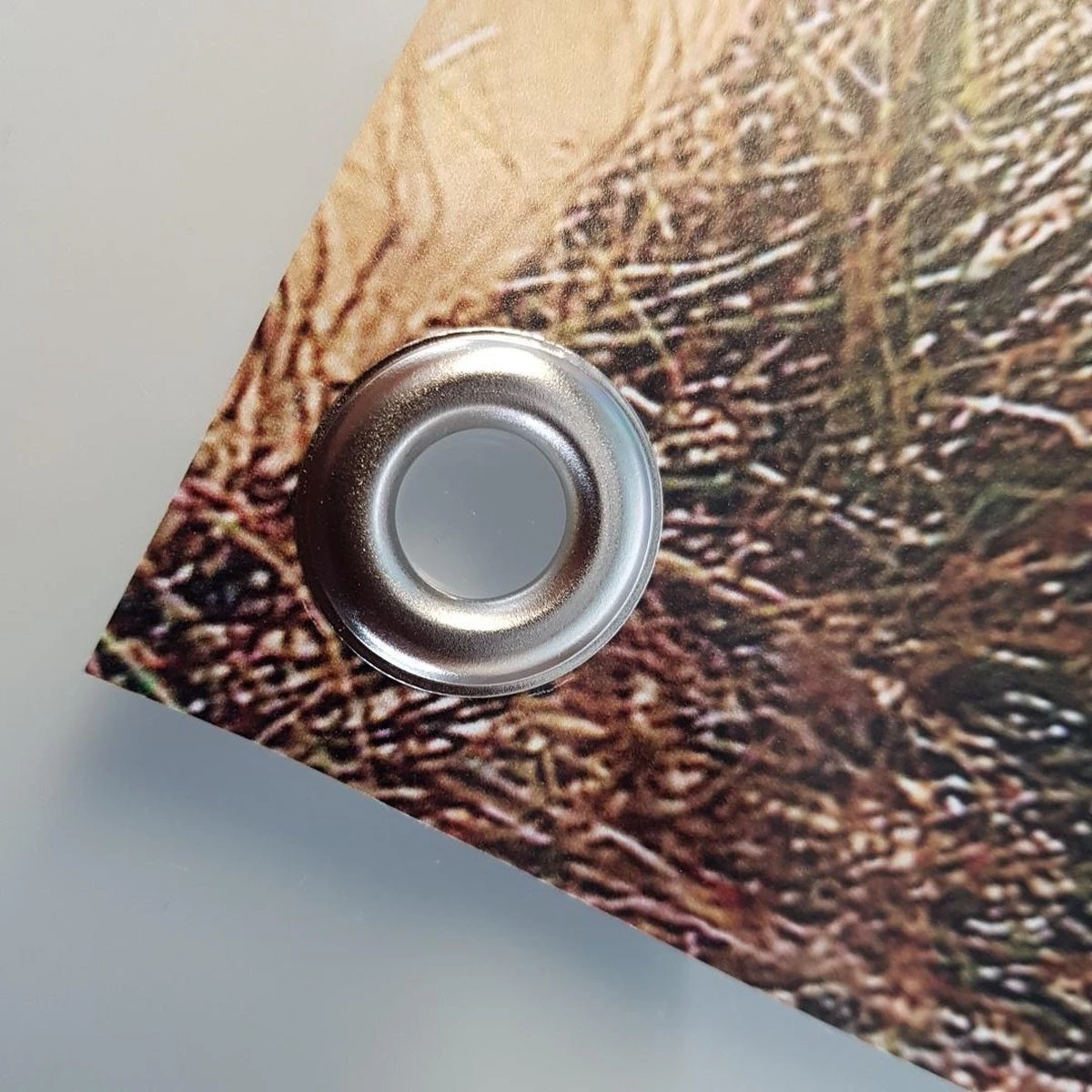 SCHUTTINGPOSTER - Tuindoek Doorkijk Openslaande Deuren Hortensia Tuin - 90x65 Cm - Tuin Decoratie - Tuinposter - Tuinposters Buiten - Tuinschilderij - Afbeelding 2