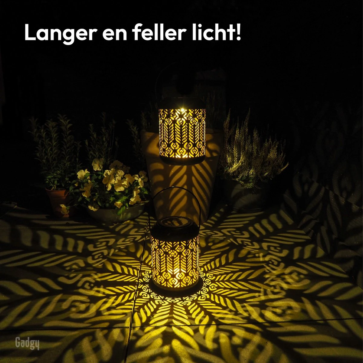 Gadgy Solar Lantaarn Pauw - Tafellamp Set Van 2 - Solar Tuinverlichting Op Zonneenergie - Led Buitenverlichting Met Dag/nacht Sensor - Hanglamp - Tuinlantaarn - 27 X Ø 12.5 Cm - Zwart/Goud - Metaal - Afbeelding 3