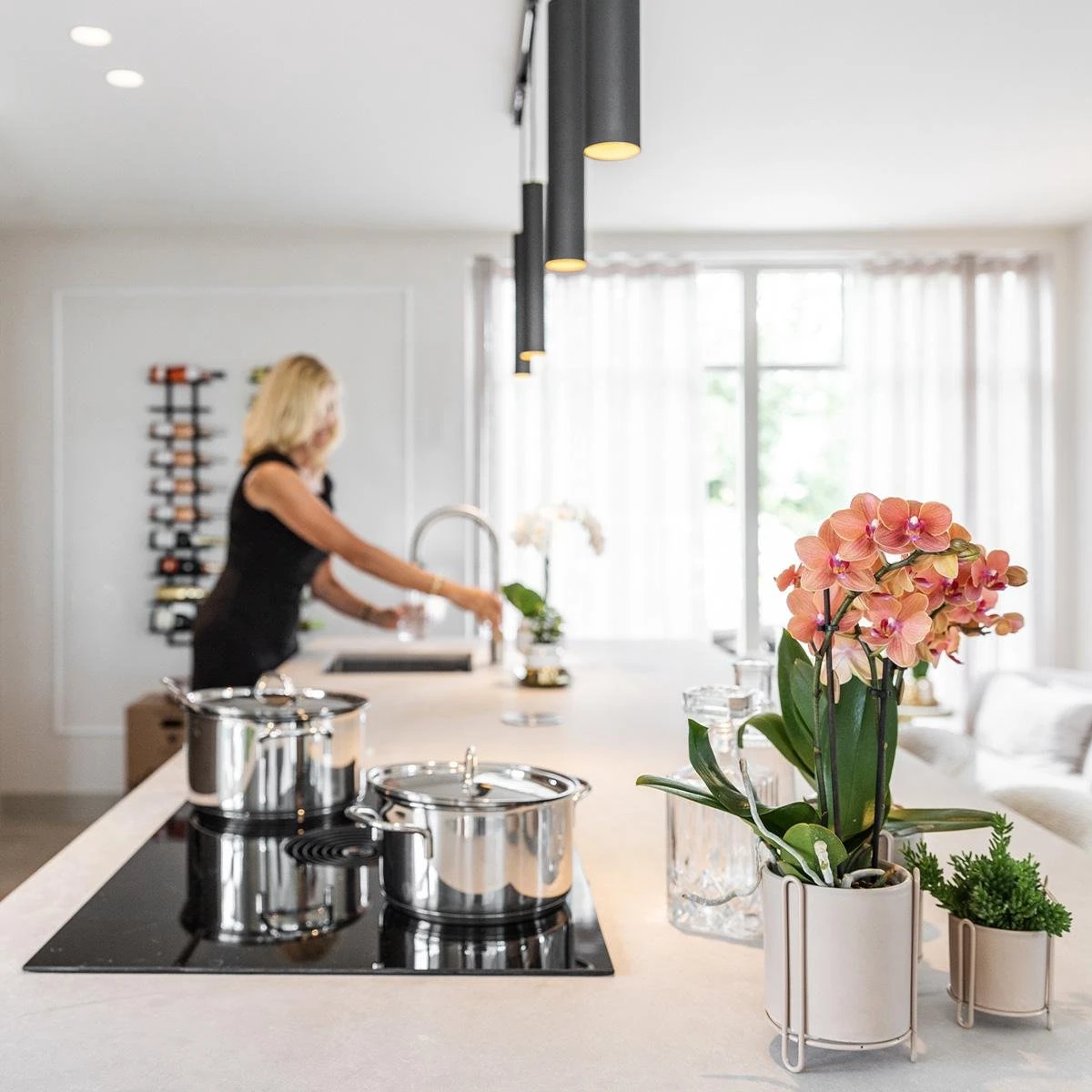 Kolibri Orchids | COMBI DEAL Van 2 Oranje Phalaenopsis Orchideeën - Bolzano - Potmaat Ø9cm Bloeiende Kamerplant - Vers Van De Kweker - Afbeelding 4