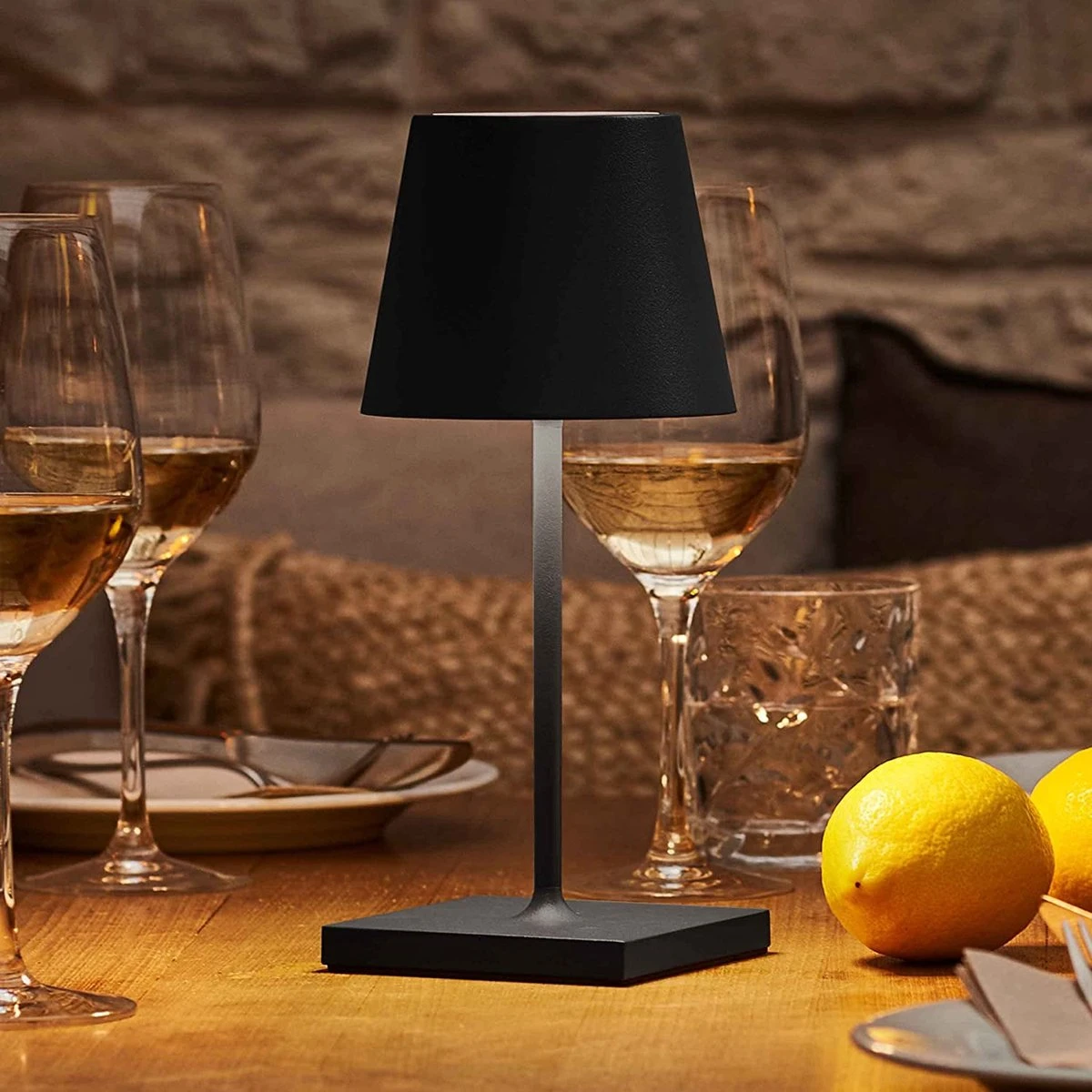 Signity® Mini Oplaadbare Tafellamp - Tafellamp Slaapkamer En Woonkamer - Draadloze Tafellamp Voor Binnen En Buiten - Draadloze Tafellamp Op Batterijen- Tafellamp Oplaadbaar - Tafellamp Zwart - 26cm - Afbeelding 5