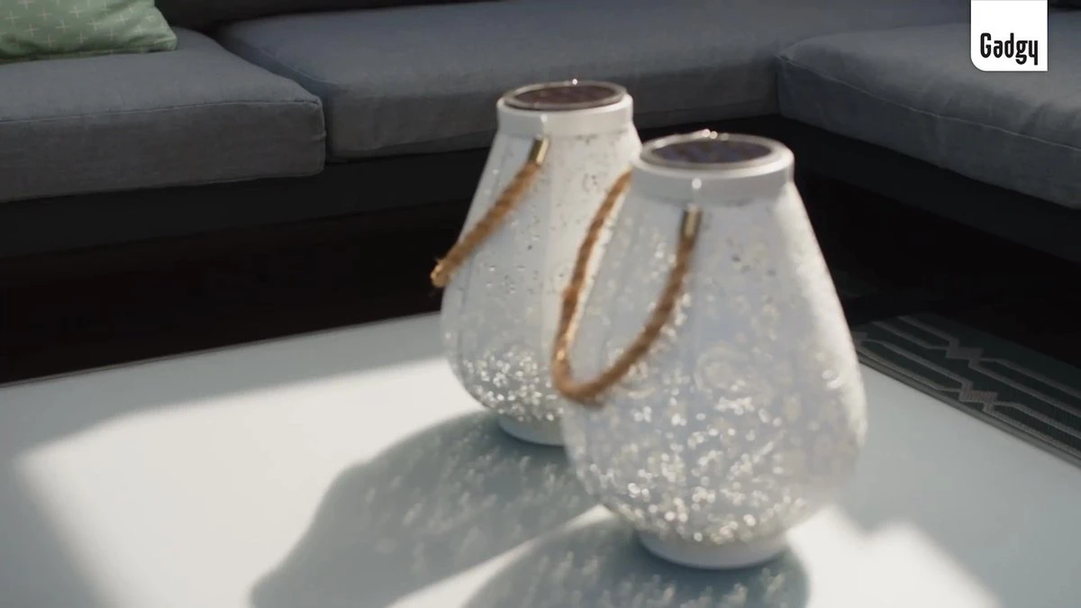 Gadgy Solar Lantaarn Mat Wit - Tafellamp Set Van 2 - Solar Tuinverlichting Op Zonneenergie - Led Buitenverlichting Met Dag/Nacht Sensor - Hanglamp - Tuinlantaarn - Metaal - 23 X Ø17.5CM - Afbeelding 9