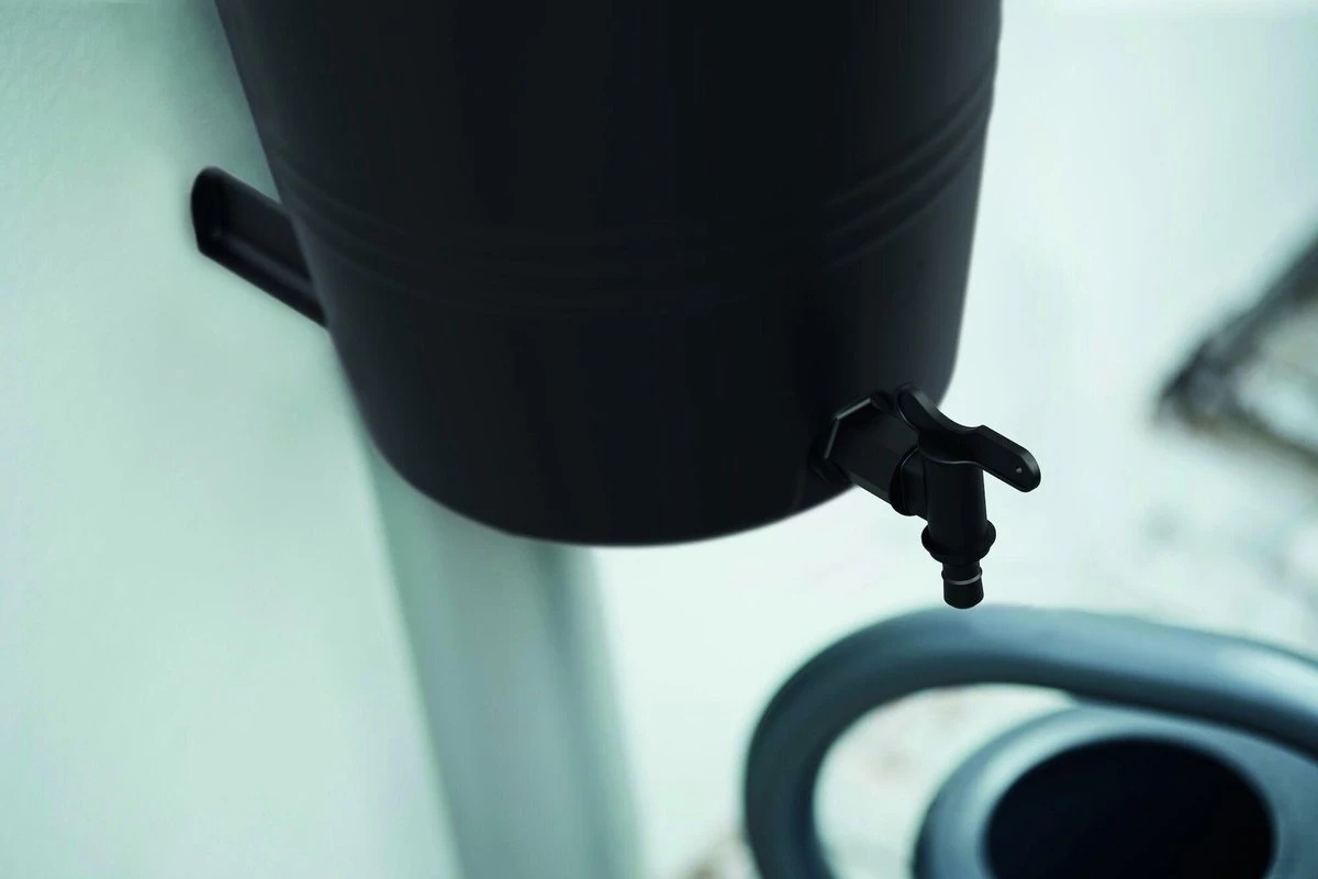 Elho Green Basics Rain Catcher 33 - Regenton Voor Balkonbuiten - Ø 33.5 X H 73.5 Cm - Zwart/Living Black - Afbeelding 4